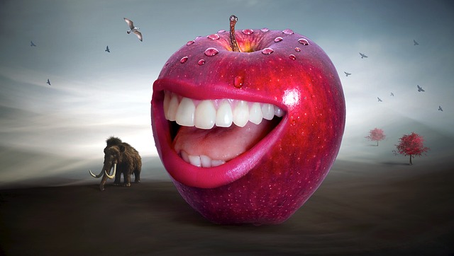 zuby v jablku